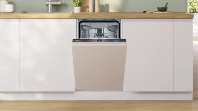 valge integreeritav nõudepesumasin 45 cm Bosch SPV2HMX42E eestvaade
