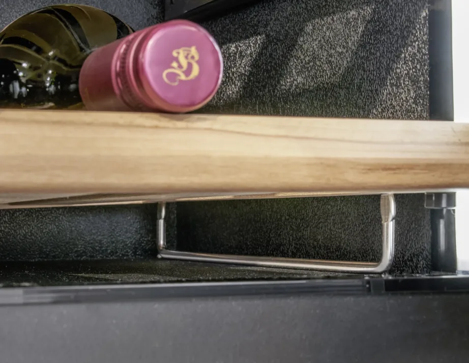 Caso WineDeluxe WD 41 must integreeritav kahe tsooniga veinikülmik 41 pudelile 60 cm – 6