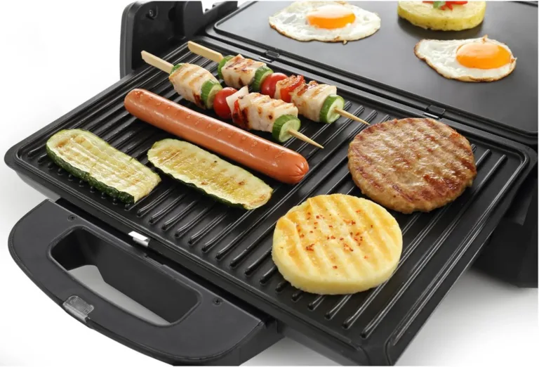 must kontaktgrill eemaldatavate plaatidega, valmistab võileibu