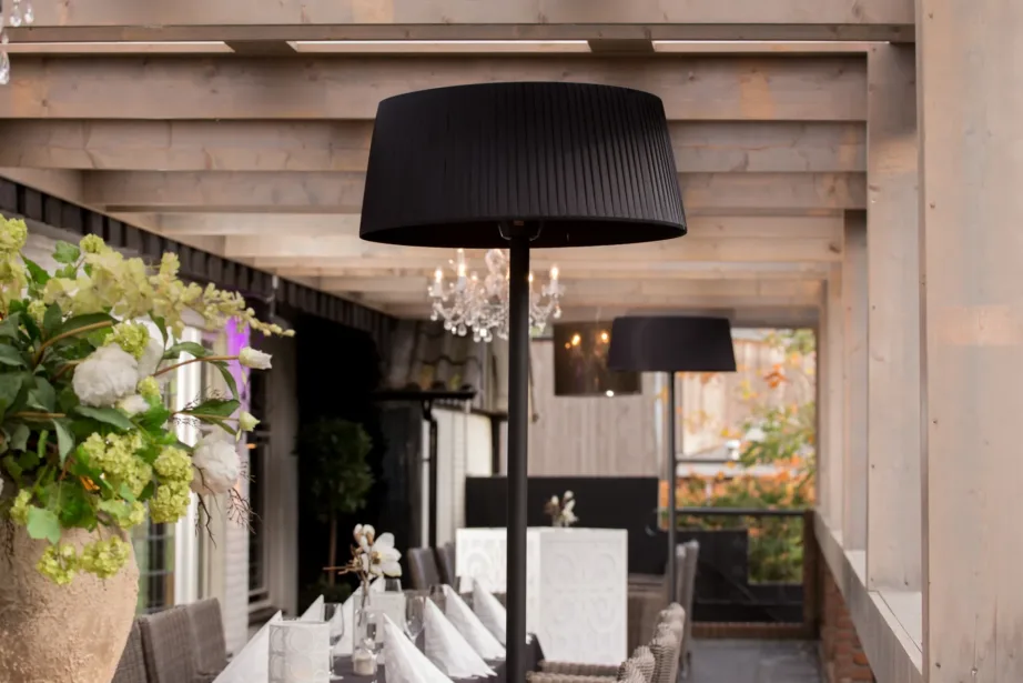 SUNRED ARTIX SB BASIC Bright Standing infrapuna halogeen-soojendi 2100 W must IP44 – 4