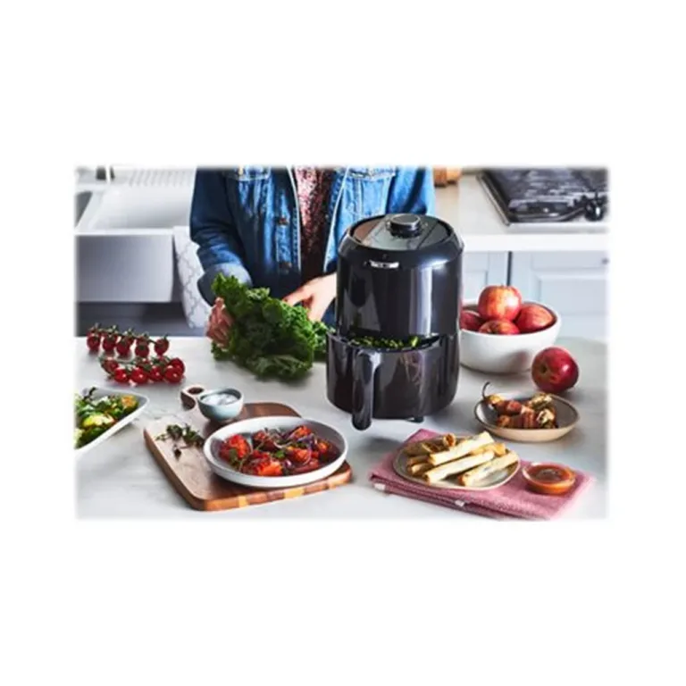 TEFAL Easy Fry Hot Air Fryer kasutusel köögis