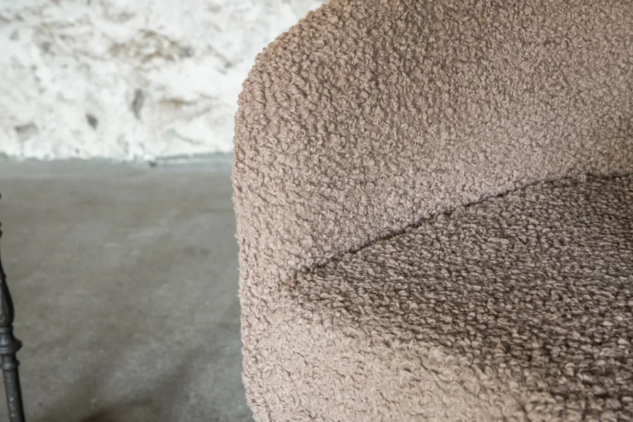 Pruun buklee-kangaga tugitool mustade terasjalgadega Fluffy, 15020-477 – 10