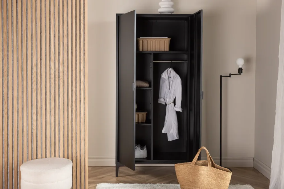 Kõrge mustast metallist riidekapp Piring (4 riiulit, riidepuude osa), 15622-208 – 8