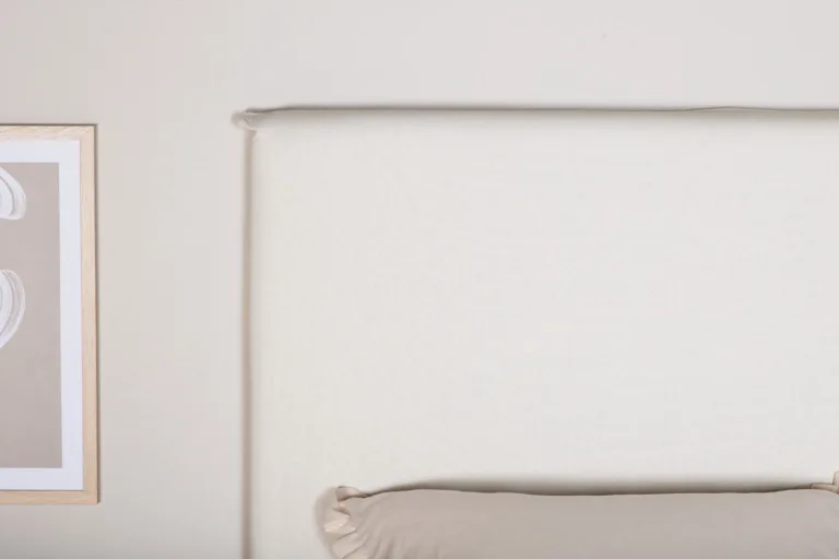 Saga voodipeatsi kate, 100% puuvillast, murdvalge, 180 x 140 cm - 15976-501