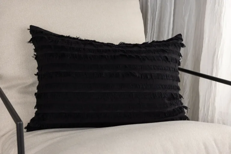 Must puuvillane dekoratiivpadjakatte Edith 40 × 60 cm - 16070-500