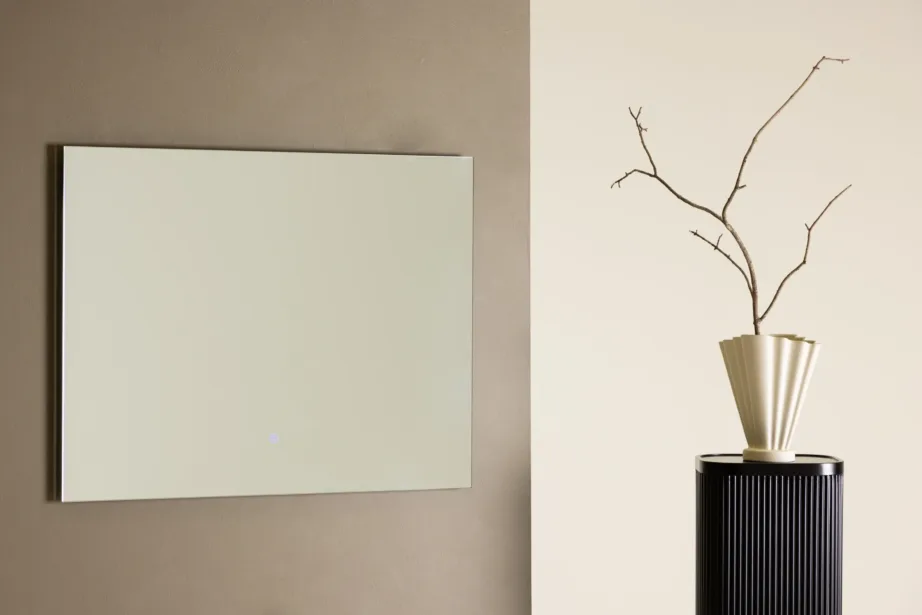 Puutetundliku LED-valgustusega hõbedase viimistlusega Bridgeporti klaaspeegel 90 × 70 cm, 59176-331 – 9