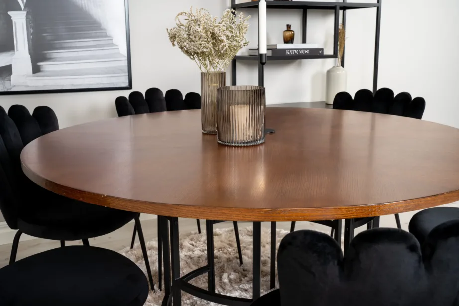 Copenhagen ümmargune söögilaud mustade velvetist Limhamni toolidega, GR19335 – 5