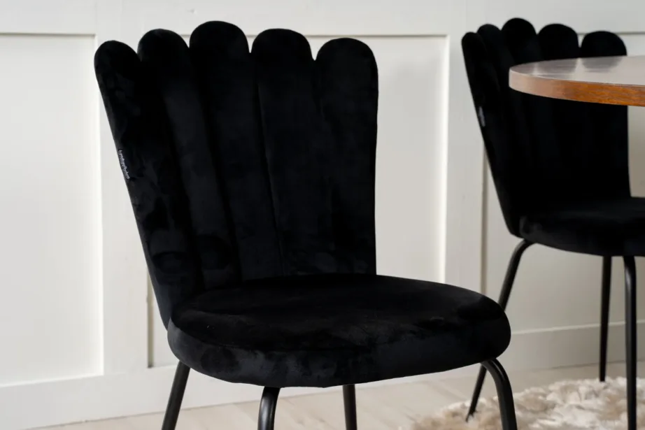 Copenhagen ümmargune söögilaud mustade velvetist Limhamni toolidega, GR19335 – 6