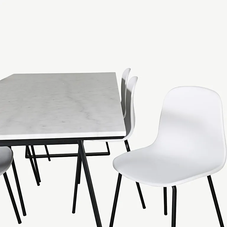 Valgest marmorist Estelle söögilaud ja Arctic valged söögitoolid mustade jalgadega, 200×90 cm - GR20383