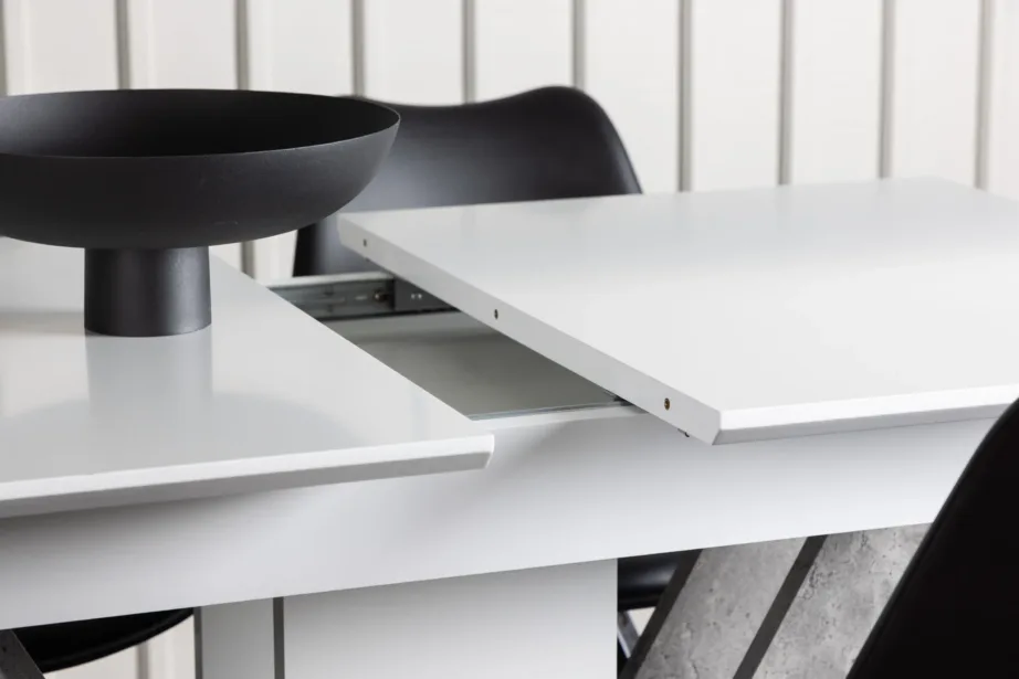 Laiendatav valge söögilauakomplekt mustade Zeno toolidega Disa, GR23592 – 8