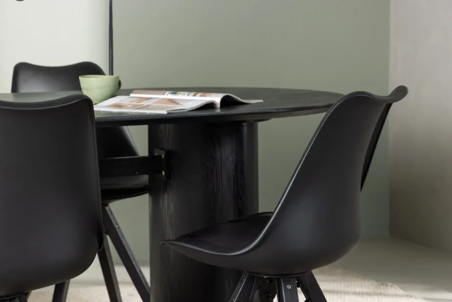 Söögilaud Isolde musta viimistlusega ja mustad polüpropüleenist Zeno toolid, GR23621 – 9