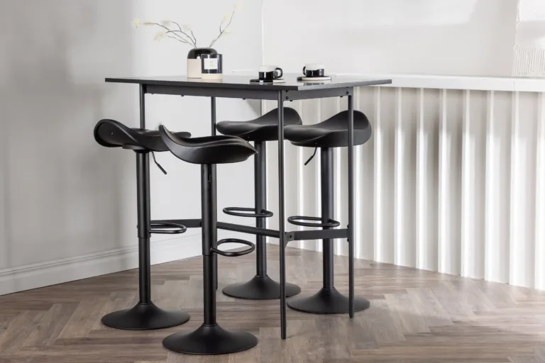 Must minimalistlik baarilauakomplekt Raxi laua ja nelja Adesto baaritooliga (MDF, teras, 120×60 cm) - GR23703
