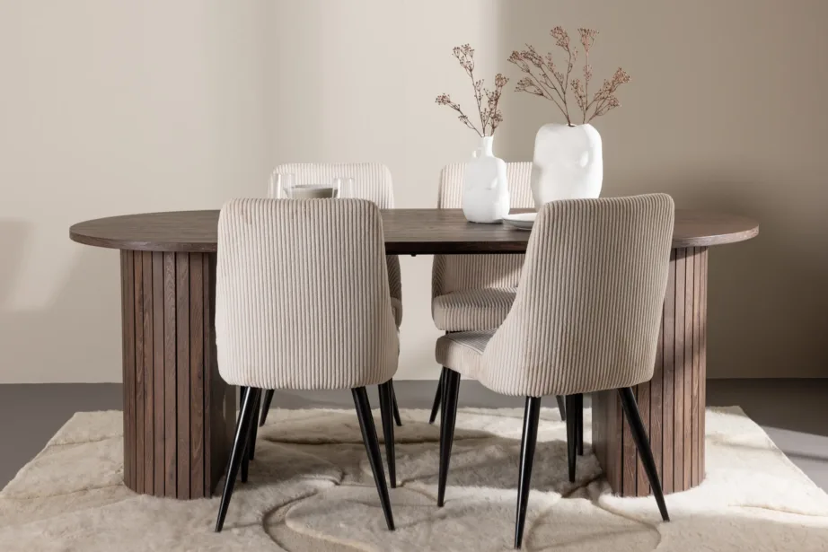 Häröni mokkatooniline MDF-söögilaud ja beežid Leone terasjalgadel toolid, GR24506 – 8