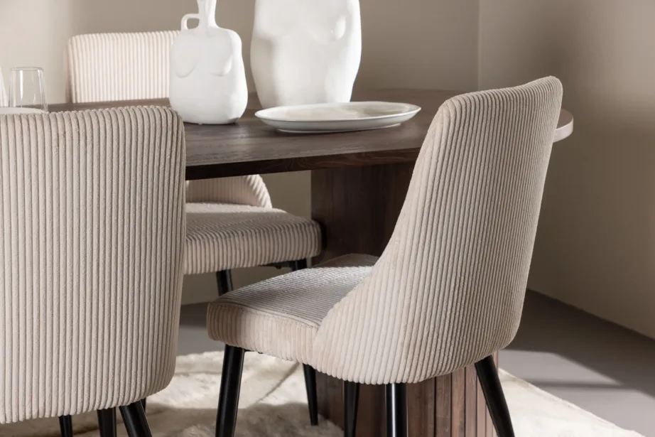 Häröni mokkatooniline MDF-söögilaud ja beežid Leone terasjalgadel toolid, GR24506 – 9