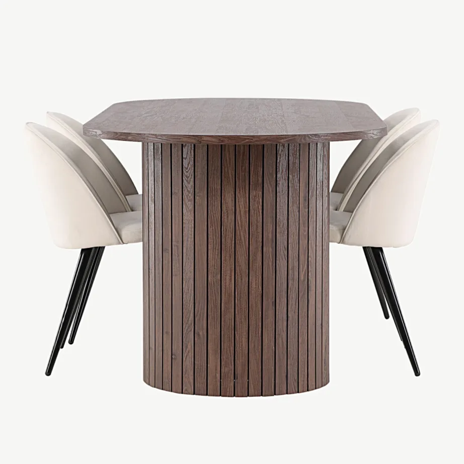 Mokkavärvi ovaalne söögilaud Härön ja beežid sametpolsterdatud söögitoolid, GR24512 – 2