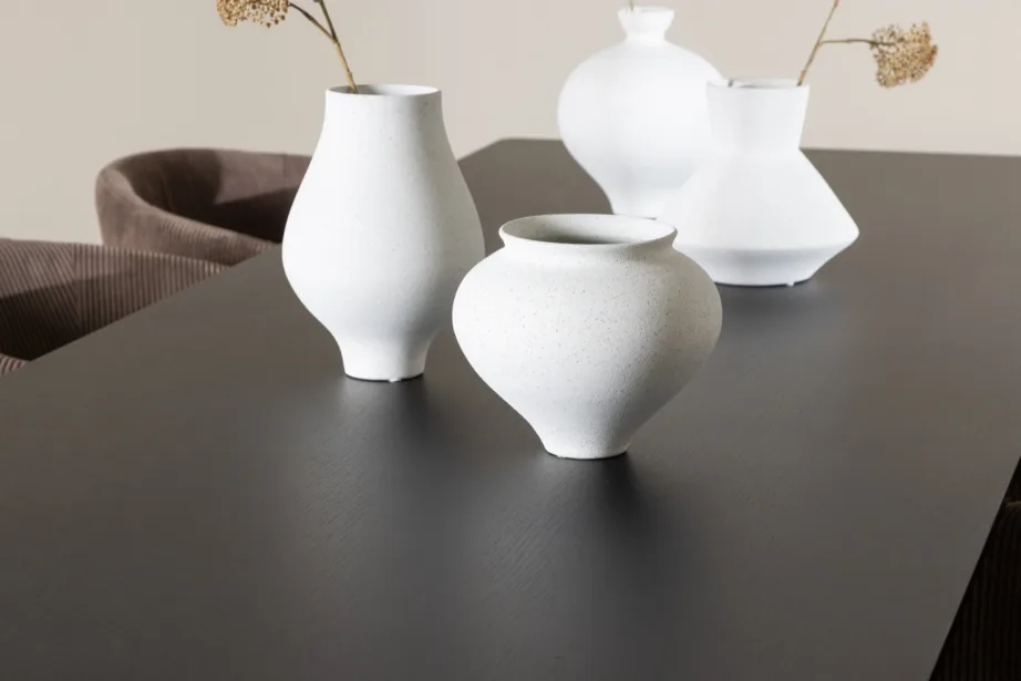 Must MDF-söögilaud Ellis ning pruunid polüesterist söögitoolid Berit, GR24602 – 10