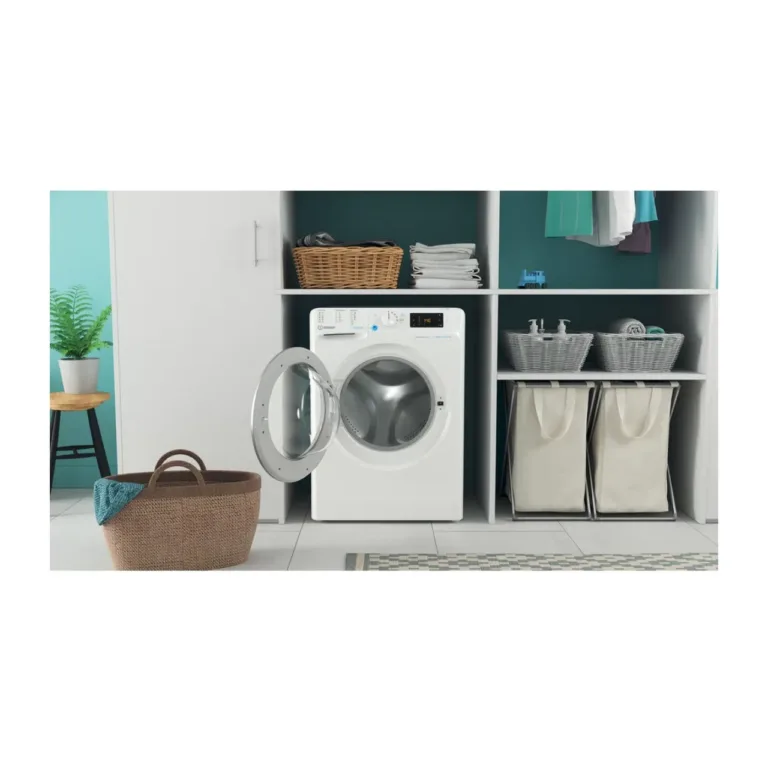 Indesit pesumasin sisseehitatud kapilahenduses