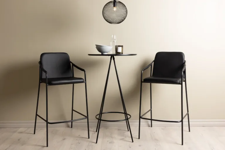 Baarikomplekt Bistro – must ümmargune laud ja terasest baaritoolid Tvist (teras, MDF, PU) - GR23687
