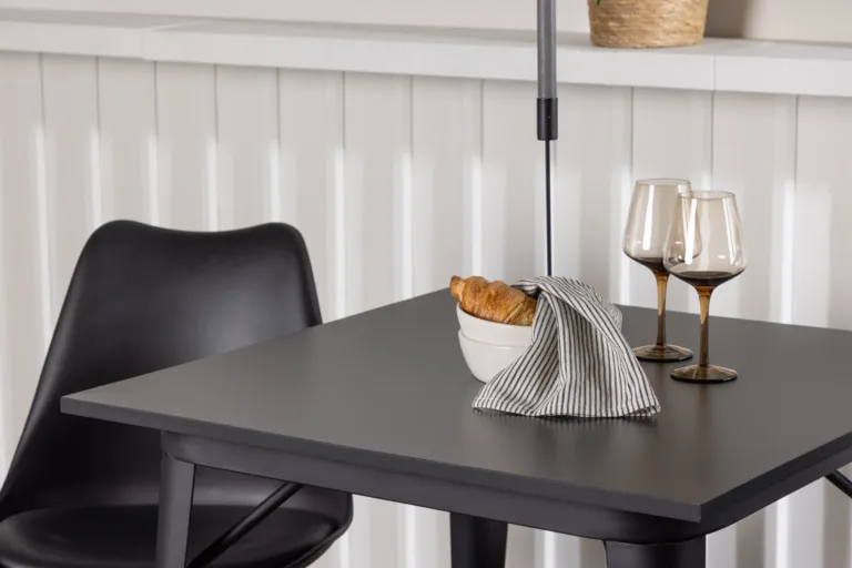 Must söögikomplekt Tempe laua ja Zeno toolidega (80 x 80 cm, MDF, kasejalad) - GR23901