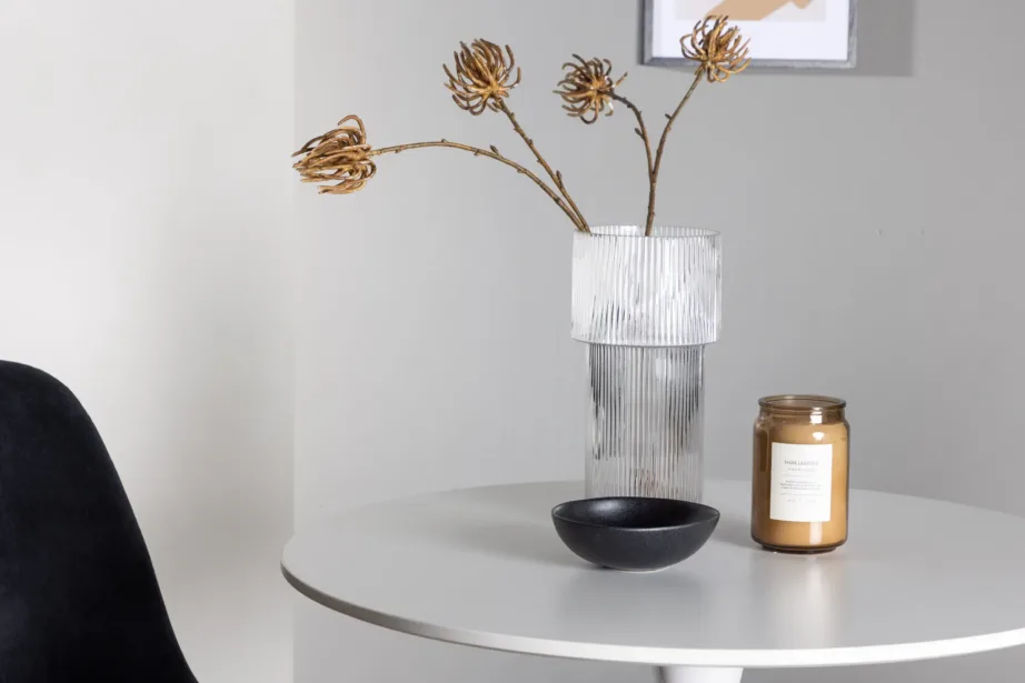 Ümmarguse valge söögilauaga Hamden söögigrupp ja 2 musta sametist tooli Polar, GR23922 – 10