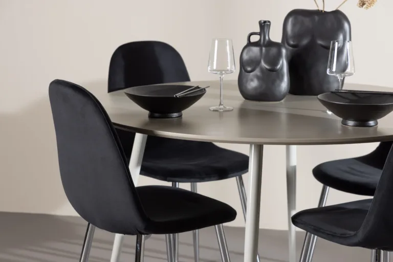 Ümmarguse Plaza söögilaua ja mustade velvetist toolide Polar komplekt - GR24413