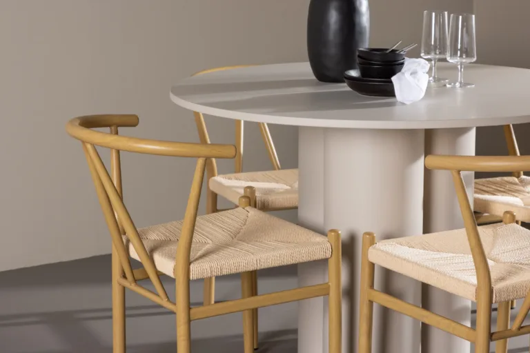 Ümmargune beež söögilaud Olivia ja rotangist istmega toolid Alfons (MDF, teras, ø110 cm) - GR24435