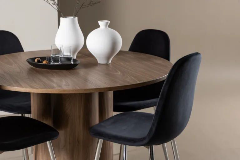 Ümmargune söögilaud Olivia pruunist MDF-ist (ø110 cm) ja mustad velvetist Polar toolid - GR24470