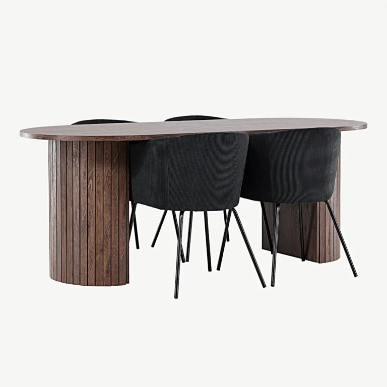 Ovaalne mokka tooni söögilaud Härön ja mustad söögitoolid Berit - GR24503