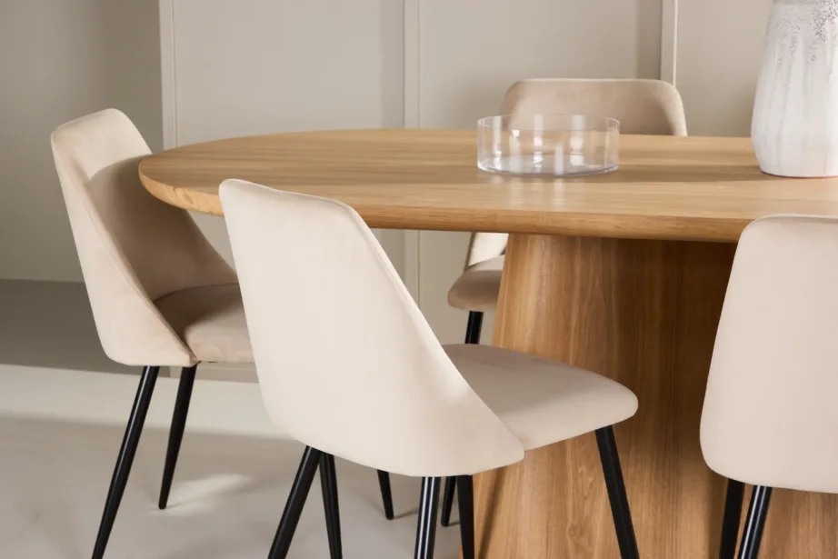 Stjärnö ovaalne söögilaud (MDF, looduslik) ja Night toolid (beež samet, mustad jalad), GR24715 – 9