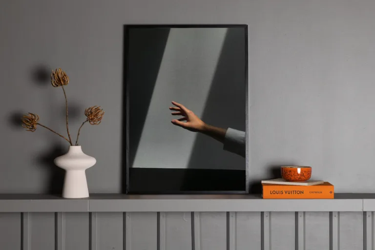 Hall fotoposter Reaching Hand, 21x30 cm - 60016-001
