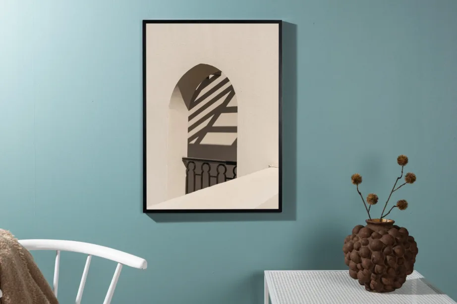 Must-valge rõdumotiiviga fotoposter „Balcony“ (50x70 cm, Venture Home) - 60038-003
