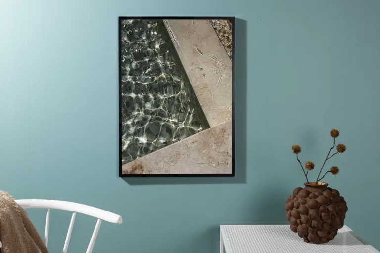 Beež fotoposter „Pool“ sinakasroheliste mustritega, 50x70 cm - 60039-003