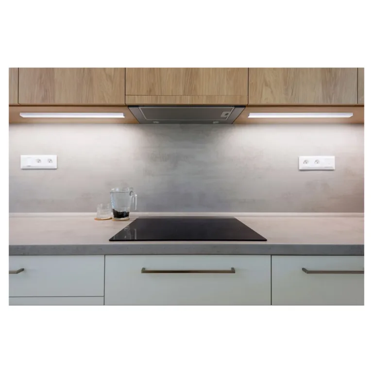Activejet AJE-DRACO 13W 392x41 mm valge LED garderoobi-alusvalgusti reguleeritava valgusega
