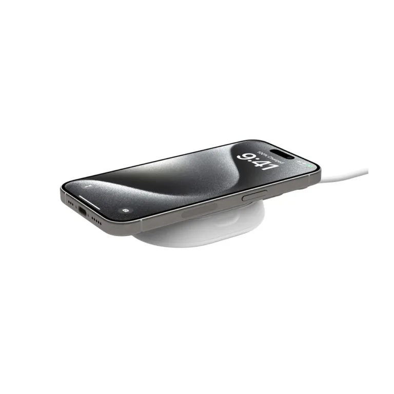Belkin BoostCharge Pro WIA008VFWH 15W valge juhtmevaba kiirlaadimisalus iPhone 12–15 seeria telefonidele, USB-C kaabel ja toiteadapter komplektis