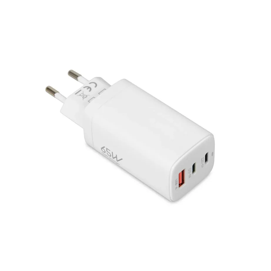 iBOX ILUC65W C-65 White 65W GaN valge universaalne USB-C/USB-A 3-pordiga laadija, 1,5 m USB-C kaabel