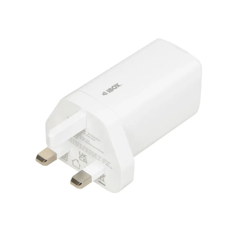 iBOX ILUC65WUK 65W valge GaN universaalne UK pistikuga USB-C/USB-A seinalaadija, 2x USB-C, 1x USB-A, 1,5 m kaabel