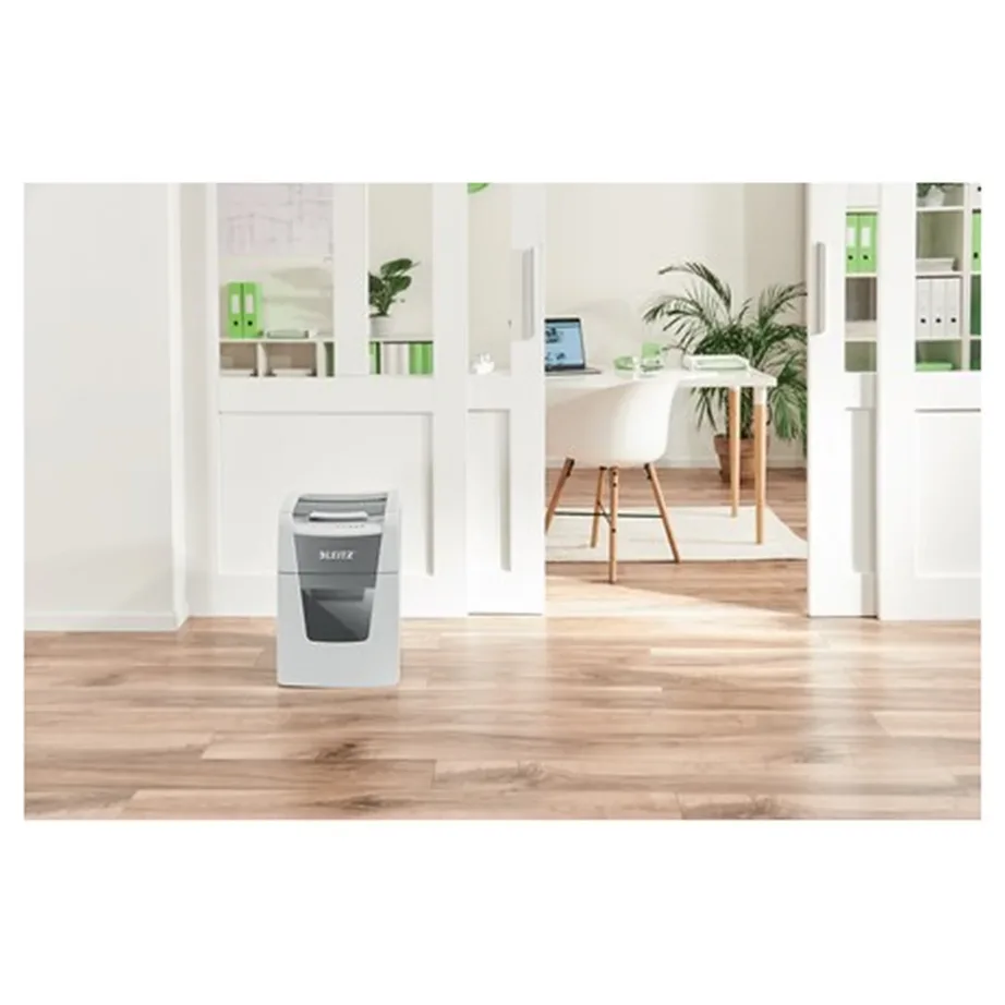 Leitz IQ Autofeed Small Office 100 34L P4 ristlõikega automaatne paberihävitaja, 8 lehte, klambrite ja krediitkaartide hävitus, valge/hall, 365x530x430 mm – 6