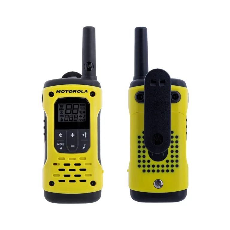 Motorola T92 H2O MOTO92H 16-kanaliline veekindel raadiosaatjate komplekt (2 tk, IP67, 10 km ulatus, must/kollane, NiMH akud, vööklambrid, reisikott)