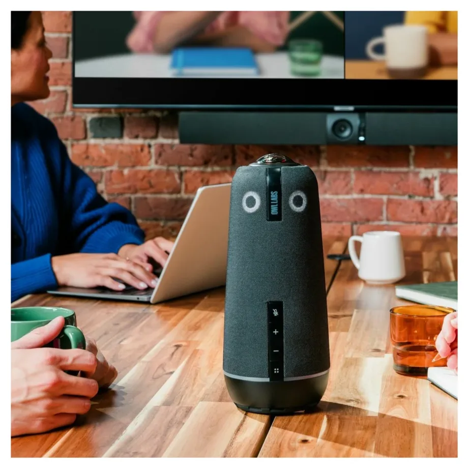 Owl Labs Meeting Owl 4+ MTW405-2000 4K 360° videokonverentsikaamera mikrofonide ja kõlaritega, Wi-Fi/LAN, USB-C, automaatse fookuse ja suumiga, 64MP, Windows/Mac/Linux tugi – 4