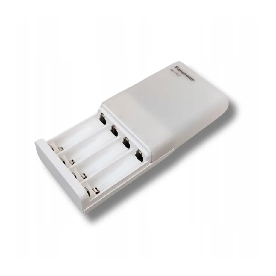 Panasonic BQ-CC87USB valge USB-laadija 4x AA/AAA akule, LED-indikaatoriga – 4
