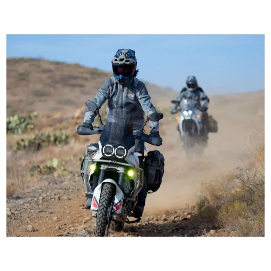 Sena 60S-01 must/hall Bluetooth 5.3 mootorratta intercom Harman Kardon heliga, Mesh/24 kasutajale, IPX7 veekindel, FM-raadio, kiivrikinnitus – 11