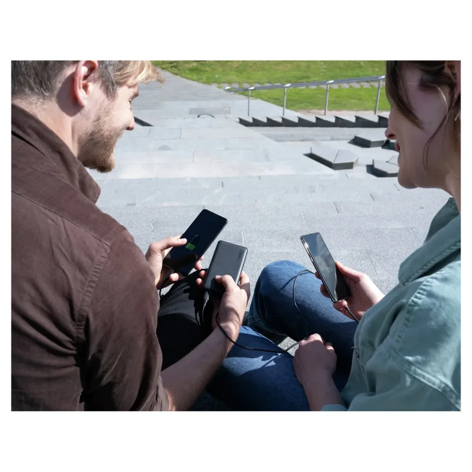 Trust Primo 24677 15000 mAh must Li-ion kiirlaadimisega powerbank 3 seadmele (USB-A/USB-C), mobiilidele ja tahvelarvutitele – 7