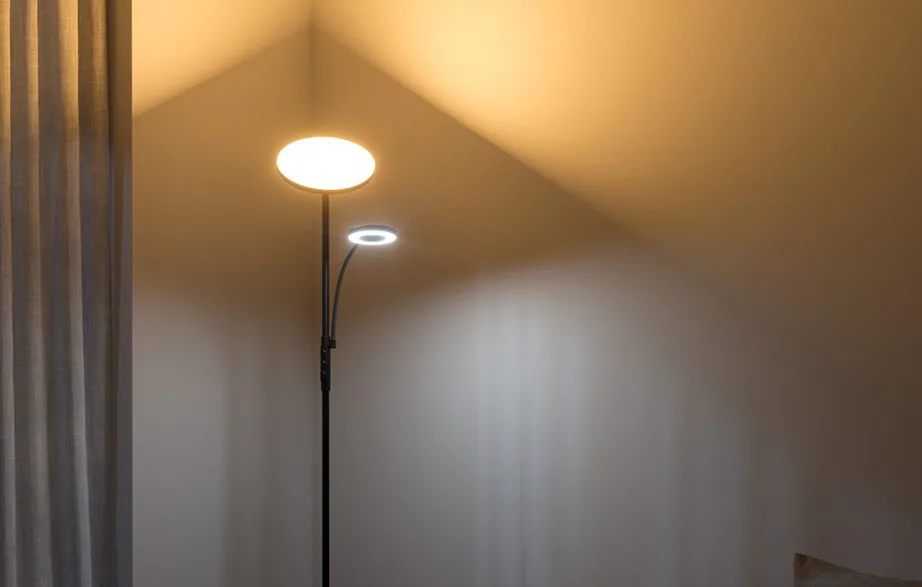 BlitzWill BWL-FL-0001 36W kahekordne põrandalamp kaugjuhtimispuldiga, reguleeritav värvustemperatuur 2700–6500 K, must – 2