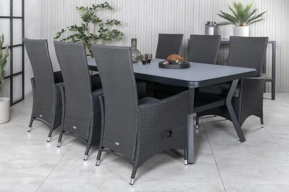 Virya ristkülikukujuline must aiamööbli komplekt – klaaspinnaga laud ja reguleeritavad Padova punutud toolid, GR21554 – 6