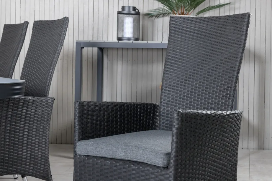 Virya ristkülikukujuline must aiamööbli komplekt – klaaspinnaga laud ja reguleeritavad Padova punutud toolid, GR21554 – 9