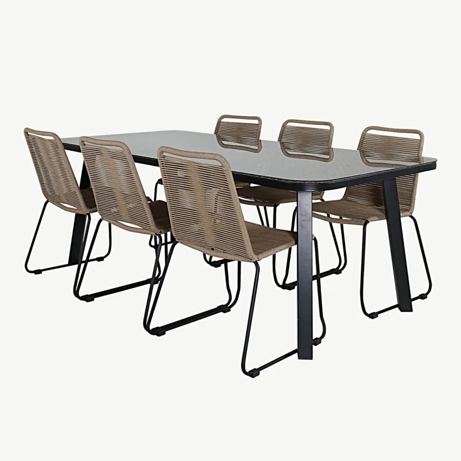 Paola ristkülikukujuline aiamööblikomplekt: musta terasest ja klaasist söögilaud ning pruuni punutisega virnastatavad Lindos toolid, GR21576 – 2