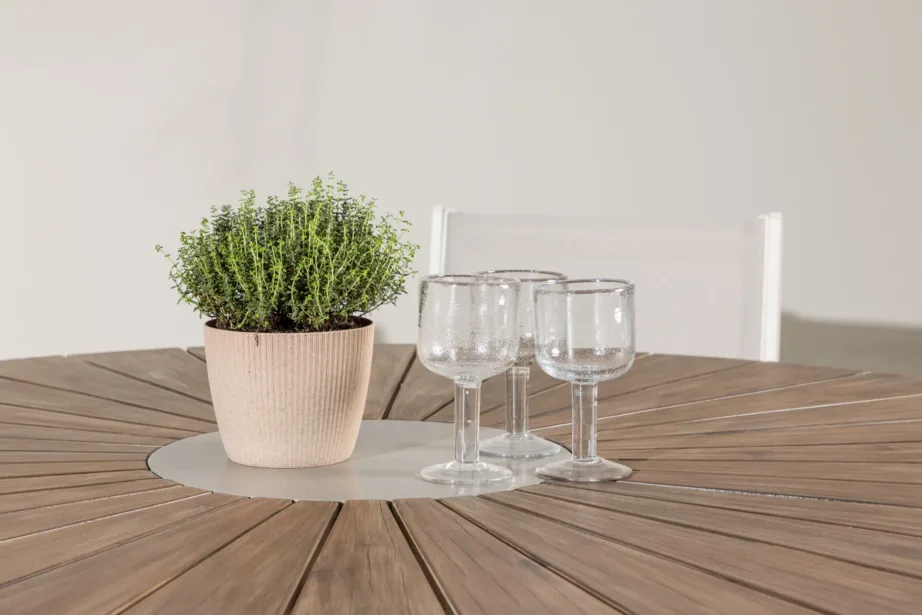 Ümmargune aiamööbli komplekt Rosario – pruun akaatsiapuidust laud Ø140 cm ja Copacabana alumiiniumtoolid, beež, GR24329 – 9