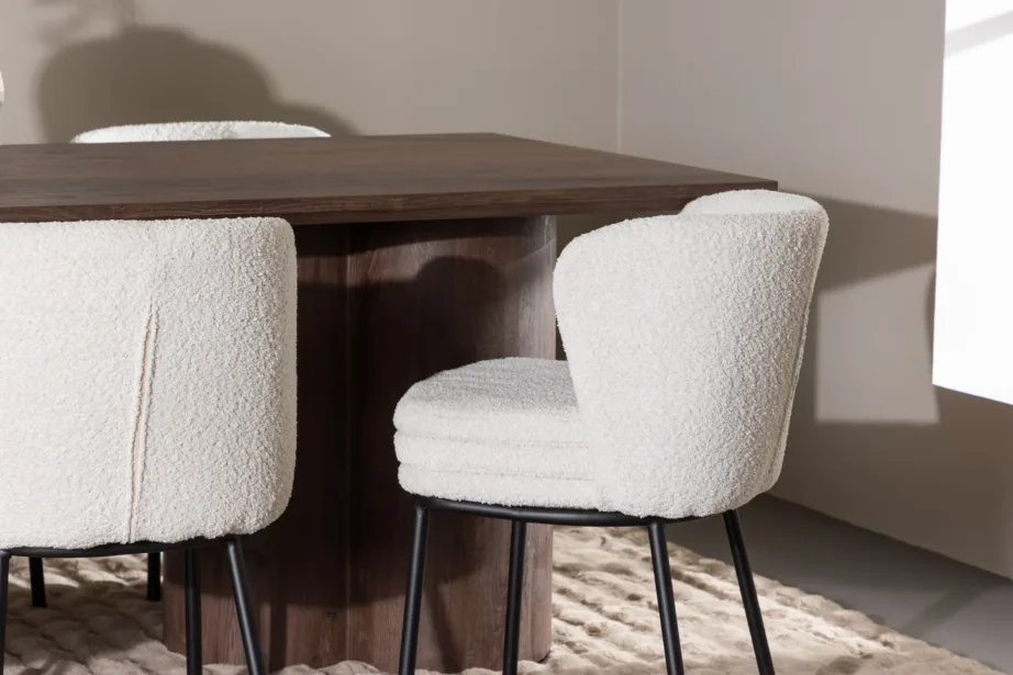 Mokka toonis MDF-söögilaud Olivia ja valge buklee kangaga söögitoolid Agnes, GR24526 – 9