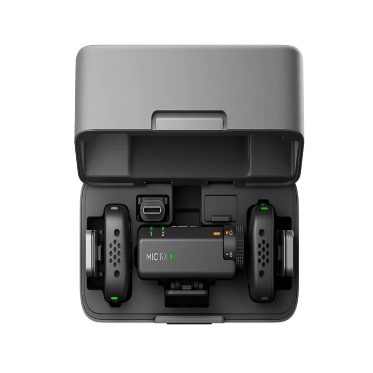 DJI Mic Mini 2 saatja ja vastuvõtjaga juhtmevaba mikrofonisüsteem, kuni 400 m ulatus, kõiksuunaline mikrofon, 3,5 mm heliväljund, kaasaskantav laadimiskohver