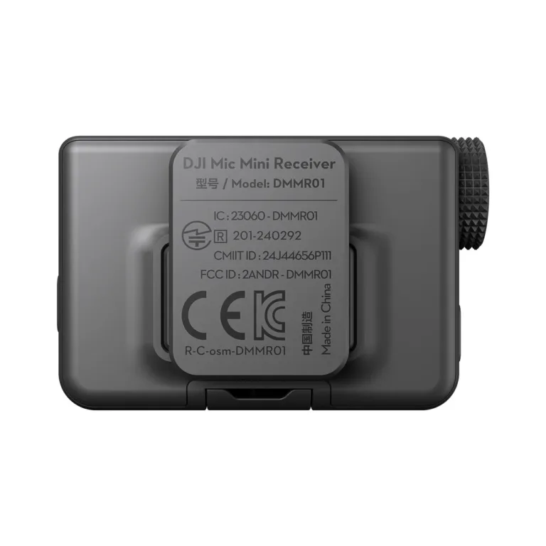 DJI Mic Mini 2 saatja ja vastuvõtjaga juhtmevaba mikrofonisüsteem, kuni 400 m ulatus, kõiksuunaline mikrofon, 3,5 mm heliväljund, kaasaskantav laadimiskohver
